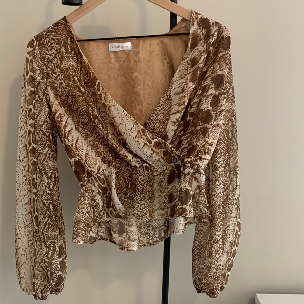 VESTIQUE size S animal print blouse